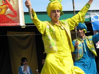 yellow dancing man 