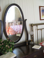 mirror of a bedroom 