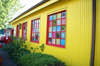 yellow house of art gallery 