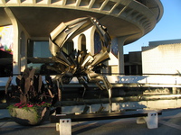 041002185904_giant_crab_in_front_of_space_center