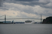 cruise ship and lion gate 